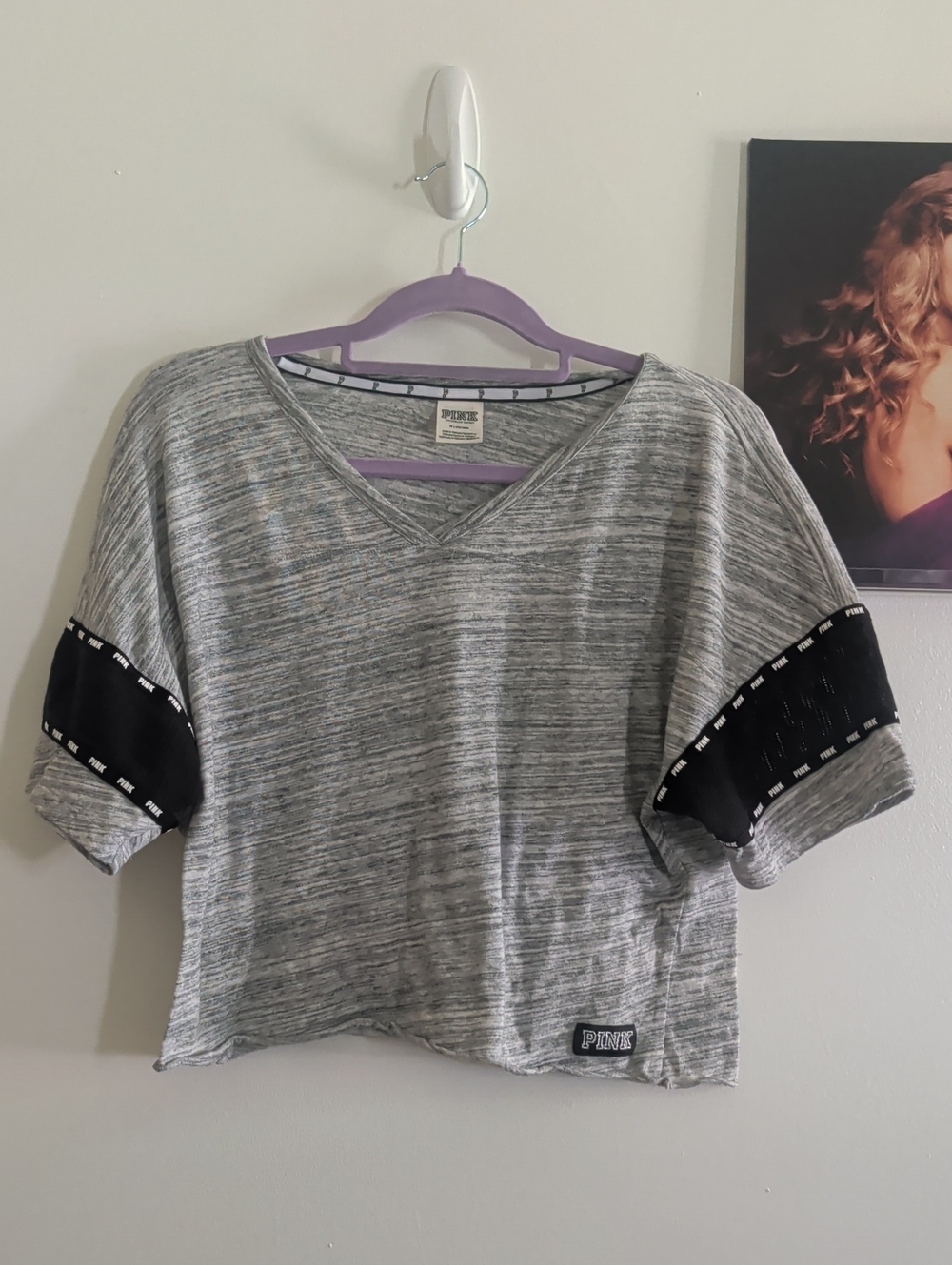 PINK Victoria's Secret Gray Marled Cropped V-Neck Top with Black Sleeve Panels